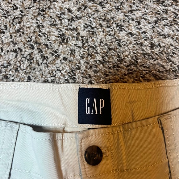 GAP Khaki Shorts Womenswear Casual Everyday Shorts Size 10 - Picture 2 of 8
